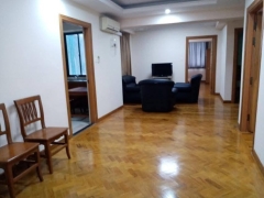 ပုလဲ Condo တွင် ပစ္စည်းစုံပါ အလွှာမြင့် အခန်းကျယ်လေး ဈေးတန်တန်လေးနဲ့ အမြန် ငှားမည်